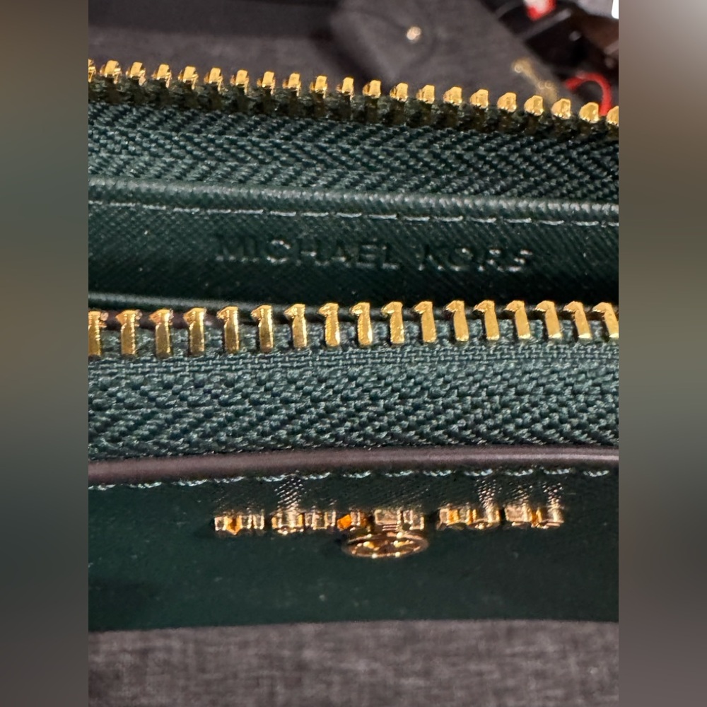 Michael Kors Malachite Jet Set Continental Saffiano Leather iPhone Wallet - Picture 6 of 7